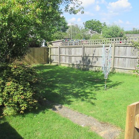 Вілла The Bungalow Lymington With New Forest 1 Mile Екстер'єр фото