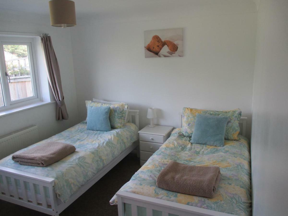 Вілла The Bungalow Lymington With New Forest 1 Mile Екстер'єр фото